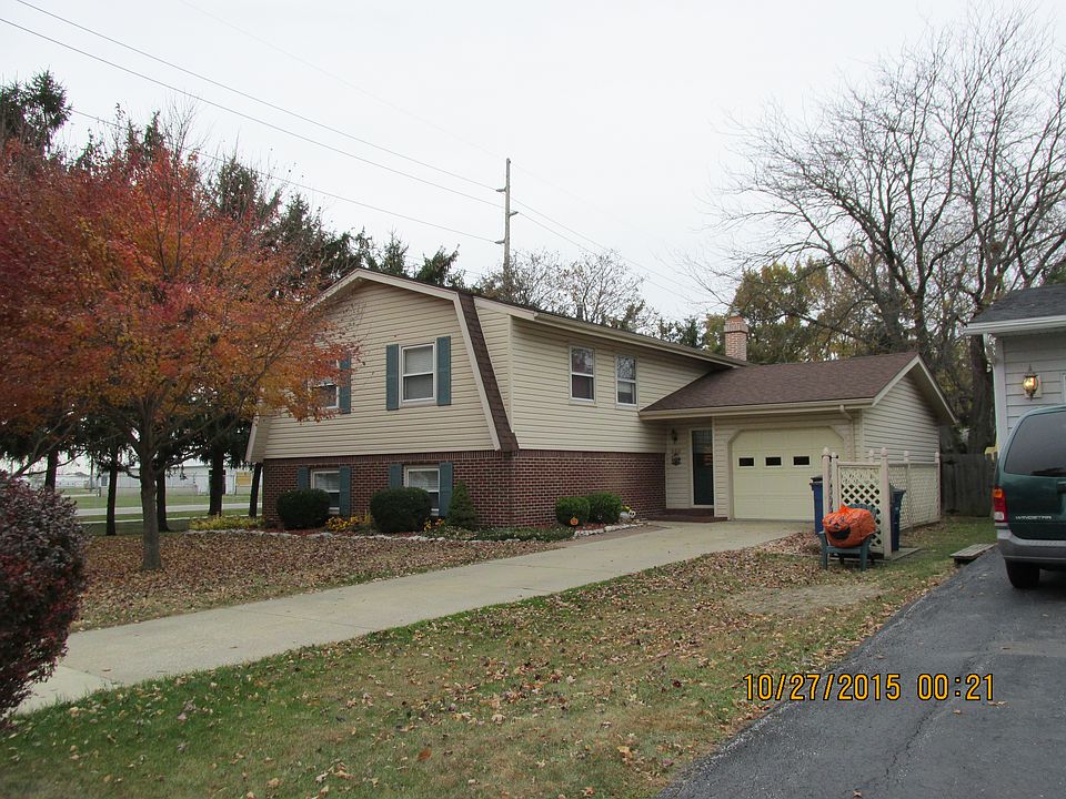 1st image of 860 Standish Dr