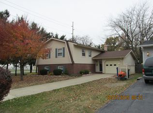 860 Standish Dr, Bowling Green, OH 43402
