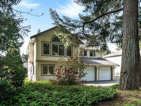 4th image of 5272 Cordova Bay Rd