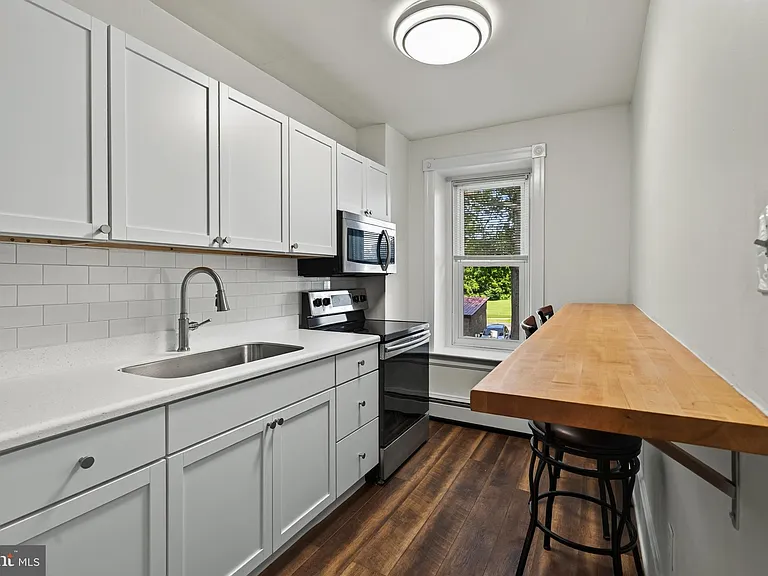 445 E Main St #2 — Photo 4