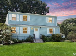 7 Massachusetts Rd, Oakdale, CT 06370