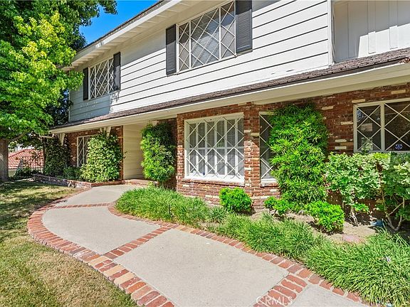 4th image of 18268 Lake Encino Dr