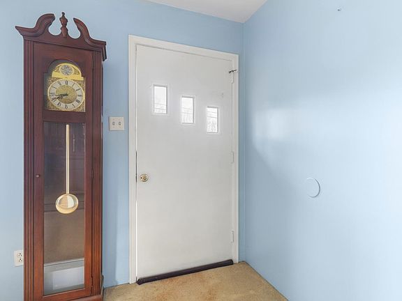 5th image of 12994 Richmond Hwy