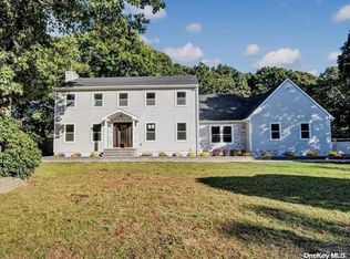 29 Westchester Dr, Rocky Point, NY 11778