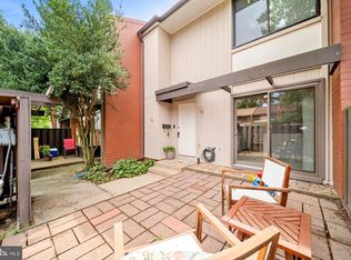 1386 Northgate Sq, Reston, VA 20190