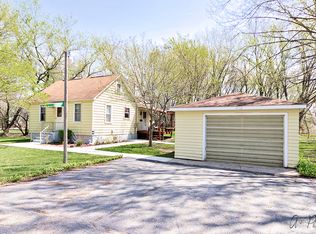 6112 Gray St, Spring Grove, IL 60081
