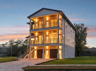 96 Shore Dr, Tarpon Springs, FL 34689