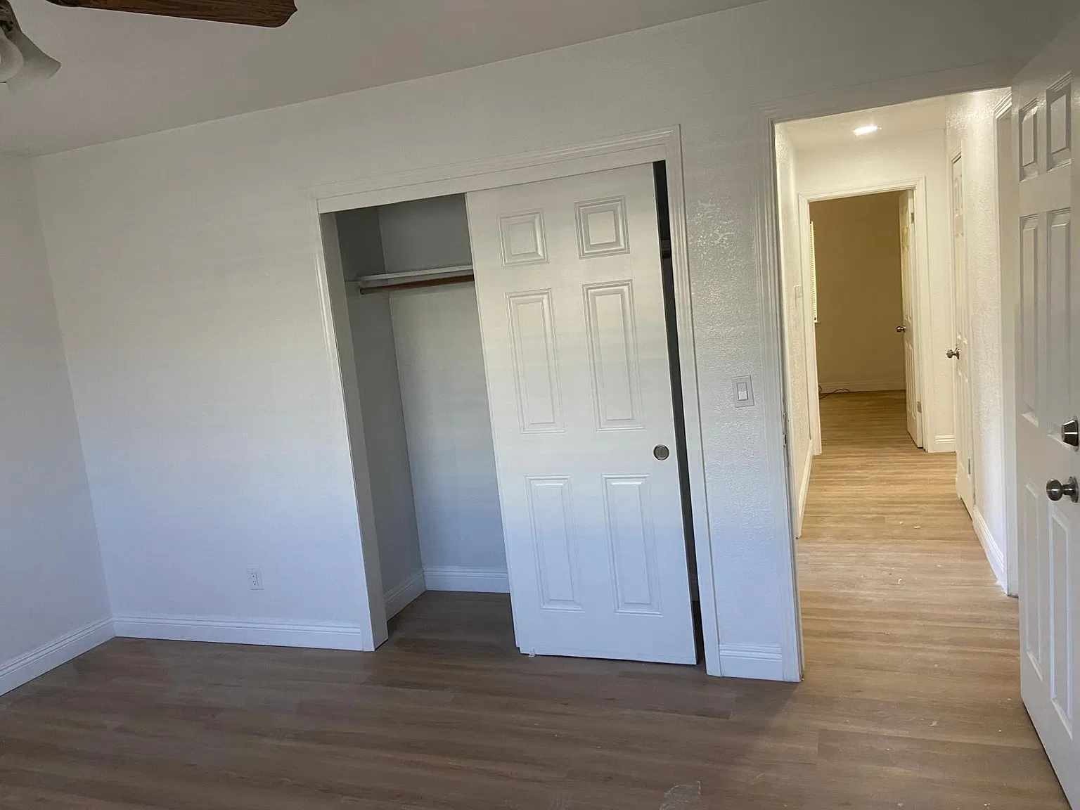 3 bed, 1404 sqft, $3,995 — Photo 2