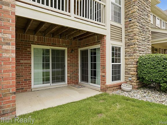 3rd image of 4271 Deeside Dr