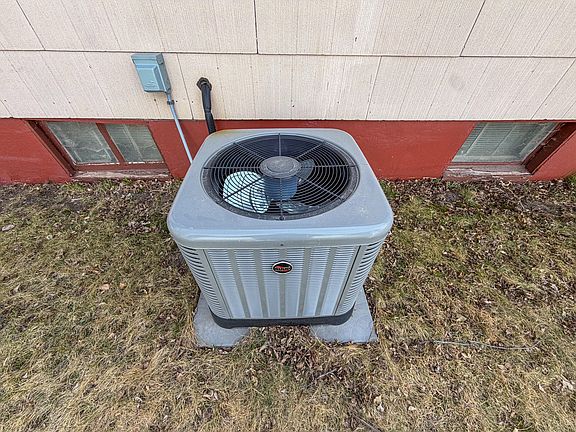 4th image of 1171 Frank Ave SE