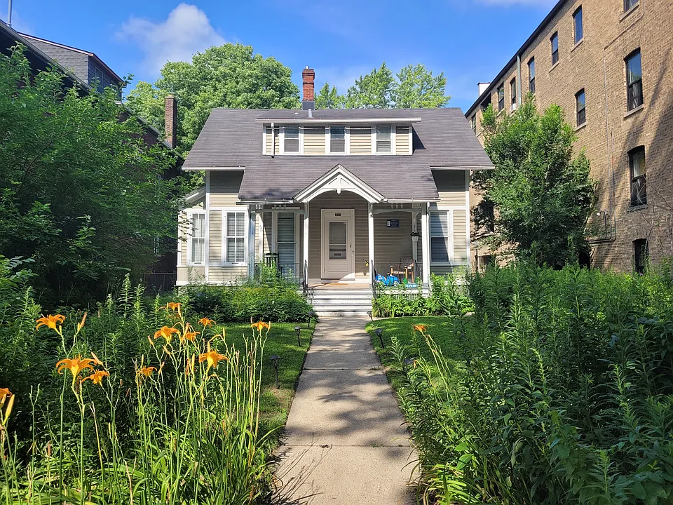 822 Michigan Ave