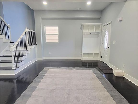 3rd image of 531 Orville Ave