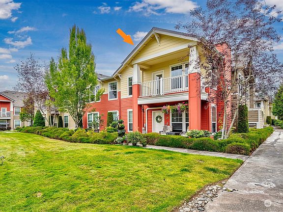 4th image of 22621 NE Alder Crest Drive #202