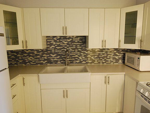 2nd image of 20 King Arthur Ct APT 2