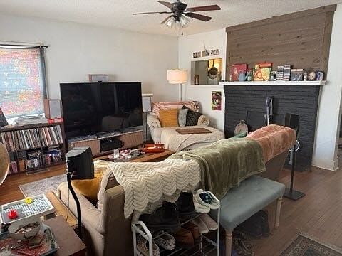 2nd image of 3111 Riverside Dr