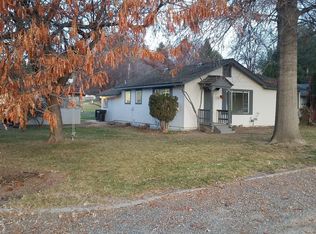 612 9th St, Prosser, WA 99350