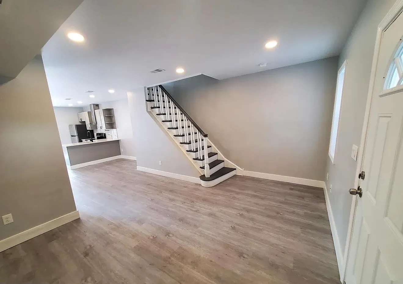 3 bed, 1.5 bath, 1118 sqft, $1,800 — Photo 1