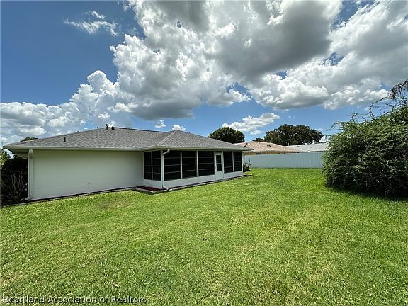 4th image of 2220 Jackson Heights Dr