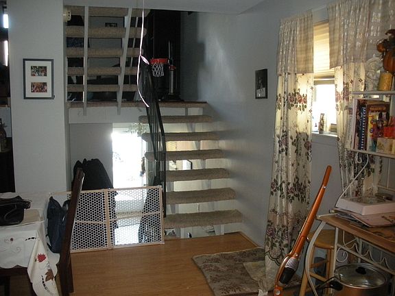 4th image of 70 Hammock Ln