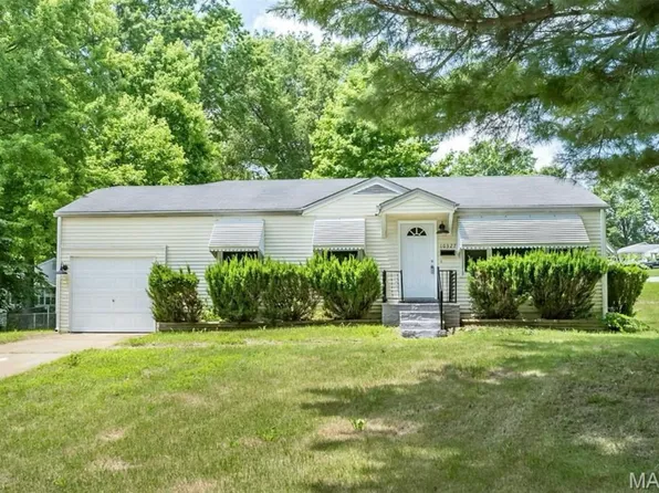 10327 Ashbrook Dr, Saint Louis, MO 63137