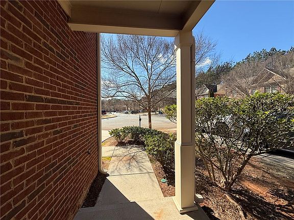 4th image of 57 Thorncrest Ct