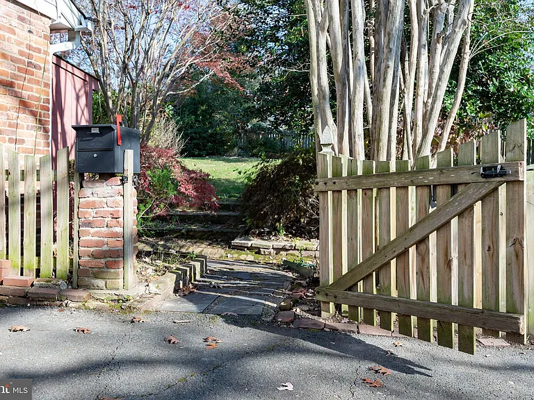 3606 Pinetree Ter — Photo 44