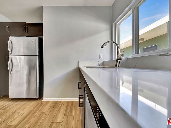 4th image of 1010 Hill St APT C