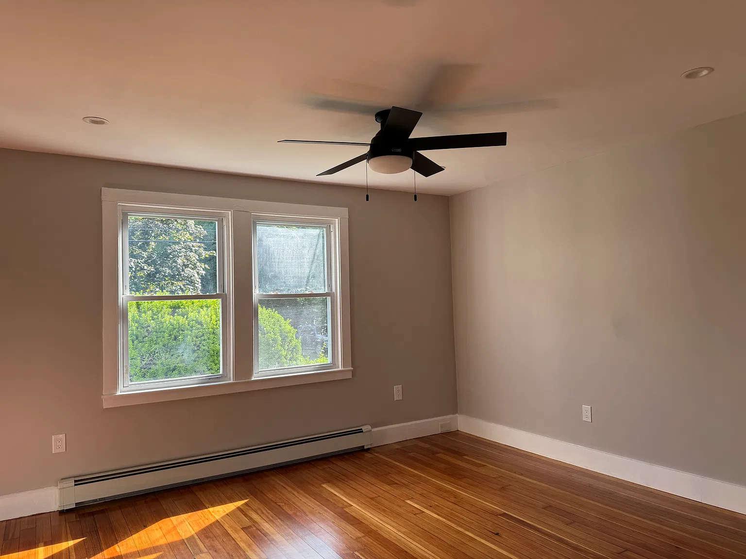 3 bed, 1.5 bath, 1800 sqft, $3,200 — Photo 3