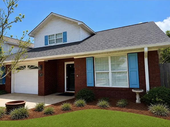 841 Spur Track Ln, Guntersville, AL 35976