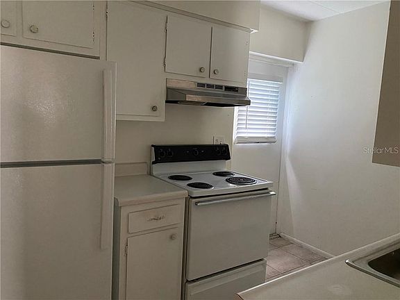 4th image of 1616 Redwood St #9