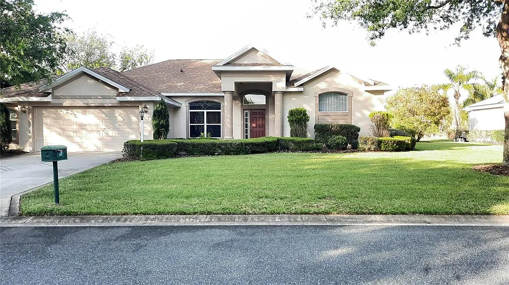 3 bed, 2.0 bath, 2111 sqft, $2,900 — Photo 1