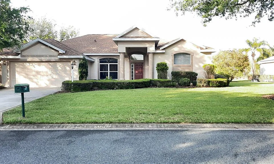 1315 Elli Cir