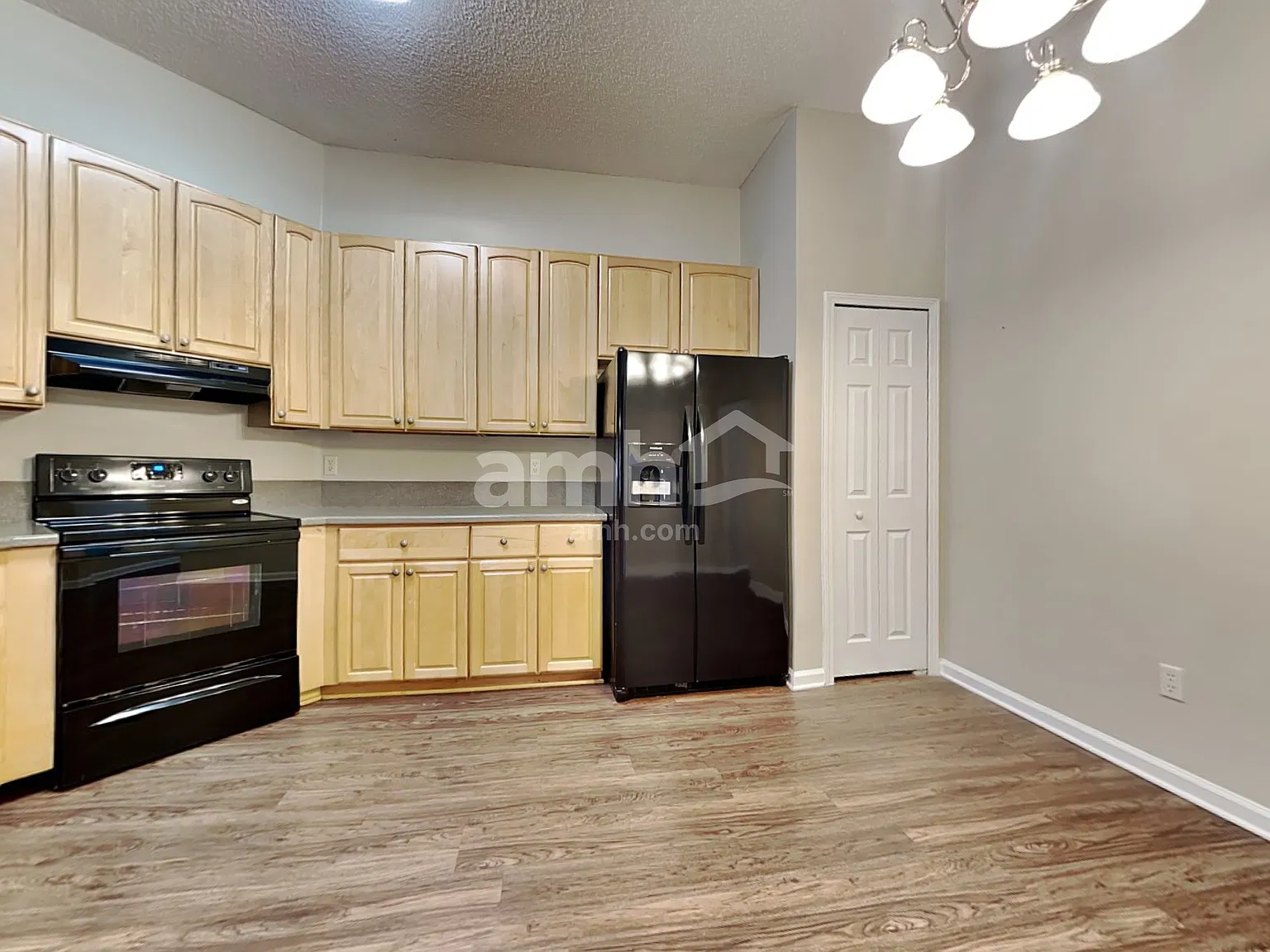 3 bed, 2.0 bath, 1838 sqft, $2,170 — Photo 3