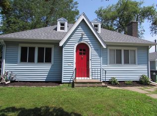320 23rd St NE, Cedar Rapids, IA 52402