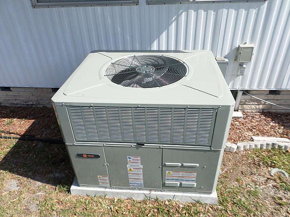 3rd image of 165 Camellia Dr