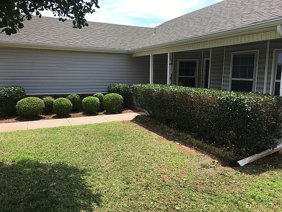 5th image of 3032 Pinecrest St
