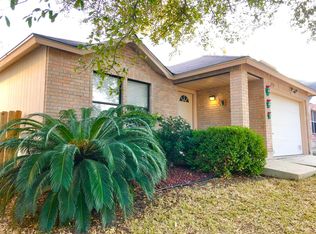 6738 Badger Pass Dr, San Antonio, TX 78239