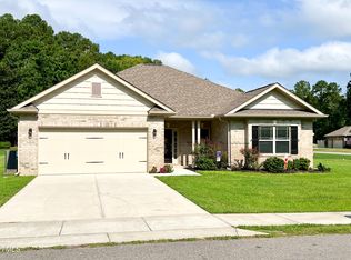 212 Woodwater Cir, Lillington, NC 27546