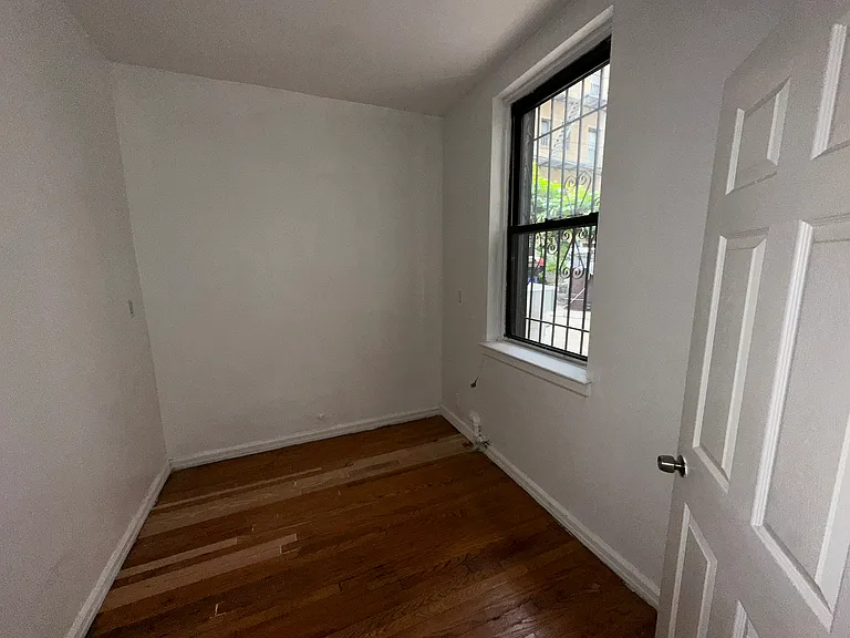 43-18 44th St #1D — Photo 4