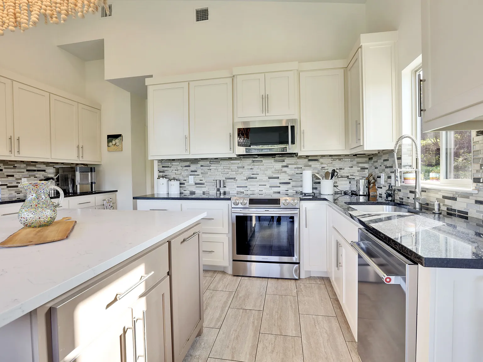 3 bed, 2596 sqft, $3,500 — Photo 3
