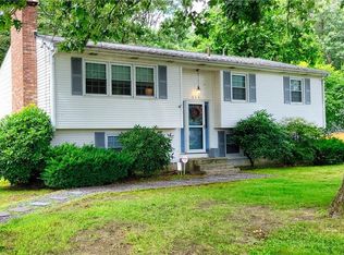 111 Oak Tree Ave, Warwick, RI 02886