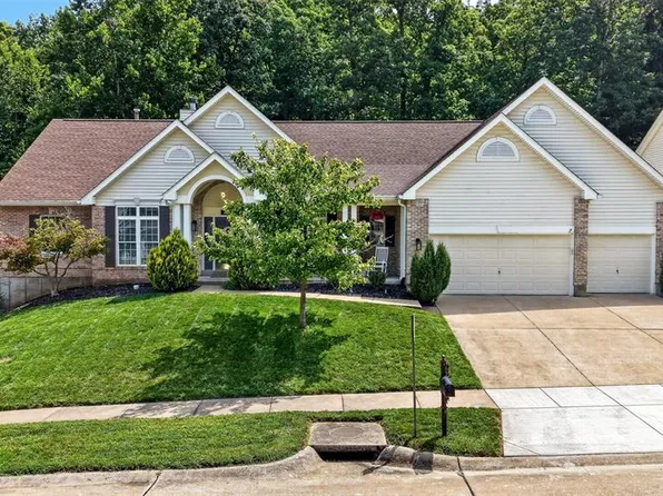 714 Southern Hills Dr, Eureka, MO 63025