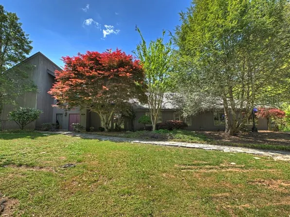 196 Westwoods Dr, Ellijay, GA 30540