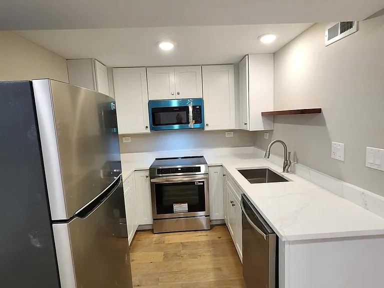 6321 S Eberhart Ave #G — Photo 14