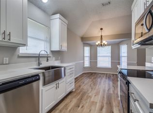 6109 Courtside Dr, Watauga, TX 76148