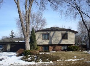 7624 Newton Ave N, Brooklyn Park, MN 55444