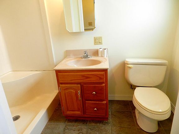 4th image of 618 N Hyde Park Ave #1