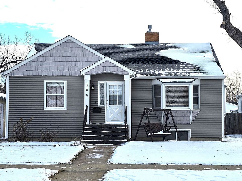 1st image of 1310 N River Ave