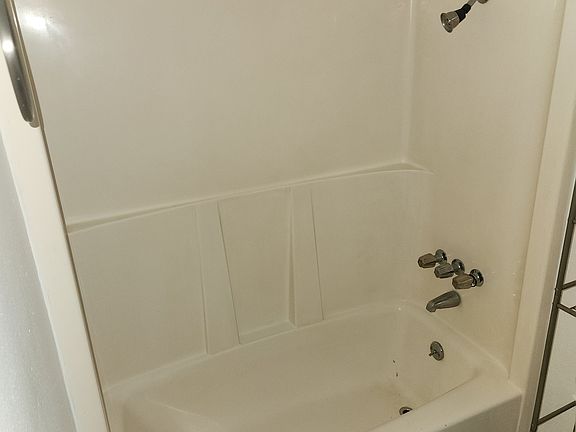 3rd image of 214 Mashell Ave S #4