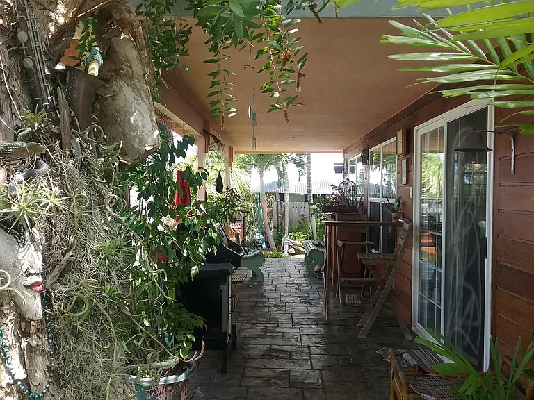 Iliaina St — Photo 5